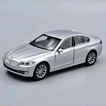 BMW 535i – 1:34 fém modellautó és játékautó – Welly