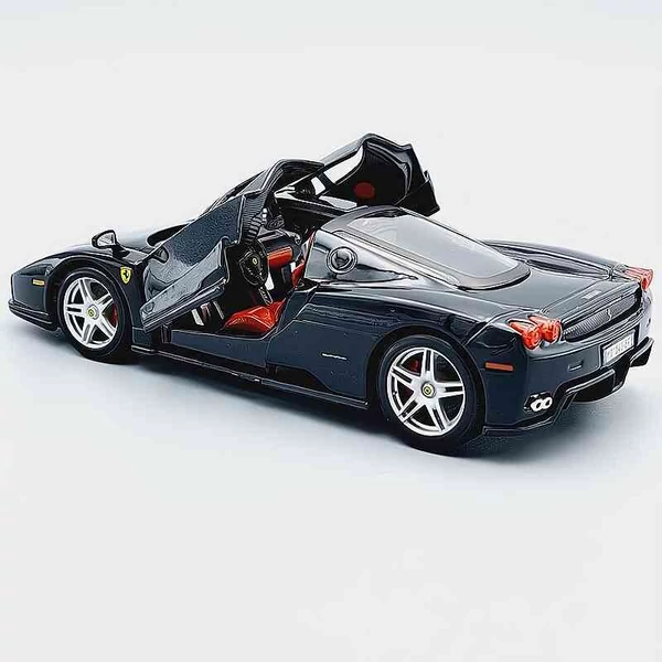 Enzo Ferrari (2002) – 1:24 fém modell autó – Edicola