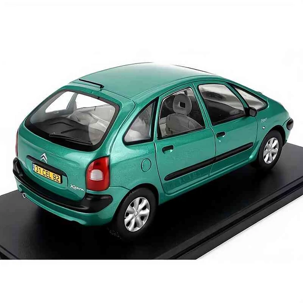 Citroen Xsara Picasso (2003) – 1:24 fém autómodell – Edicola
