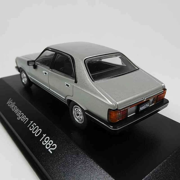 Volkswagen 1500 (1982) – 1:43 fém modellautó – Edicola – gyűjtőknek