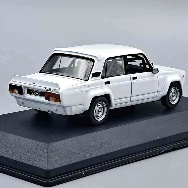Lada 2105 VFTS – 1:43 fém modell autó – FOX18