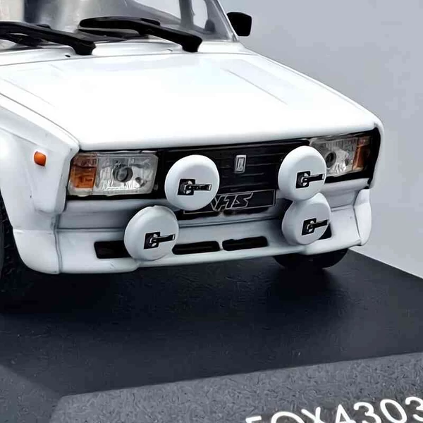 Lada 2105 VFTS – 1:43 fém autómodell – FOX18