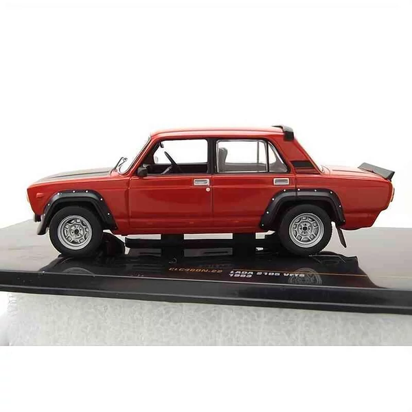 Lada 2105 VFTS (1983) – 1:43 fém modell autó – IXO minőség