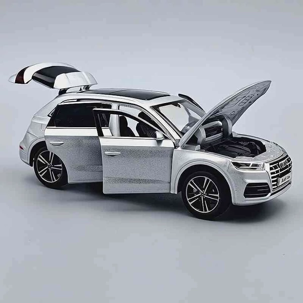 Audi Q5 – 1:32 fém modell autó – Tayumo
