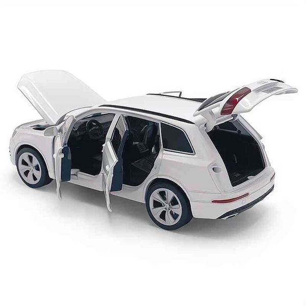 Audi Q7 – 1:32 fém modell autó – Tayumo
