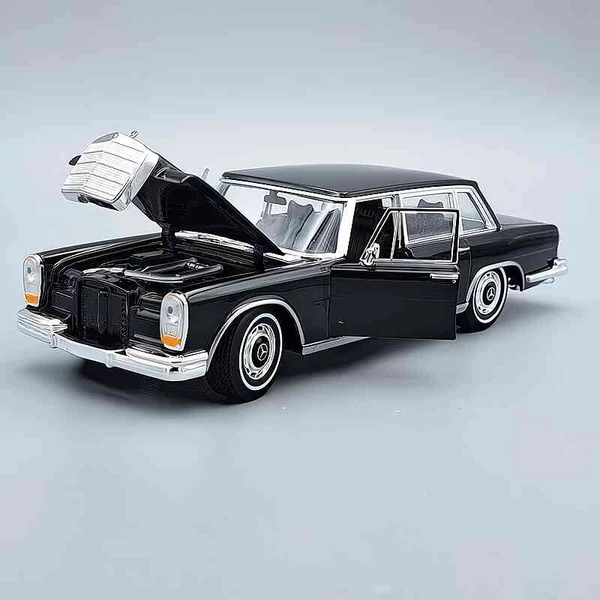Mercedes-Benz 600 (1963) – 1:24 fém autómodell – Welly