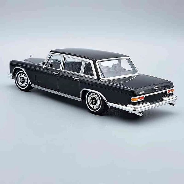 Mercedes-Benz 600 (1963) – 1:24 fém autó modell – Welly