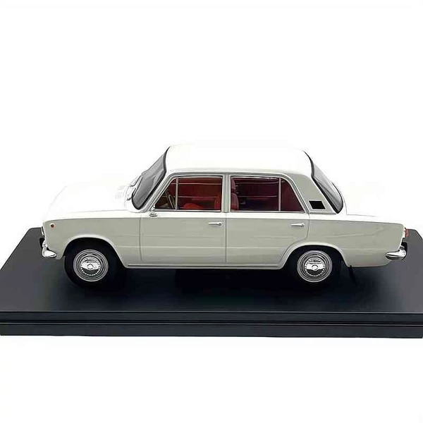 Fiat 124 – 1:24 méretarányos fém modell autó – Whitebox