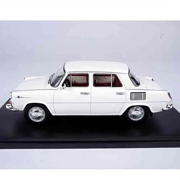 Skoda 1000 MB (1968) – 1:24 fém modell autó – Whitebox minőség