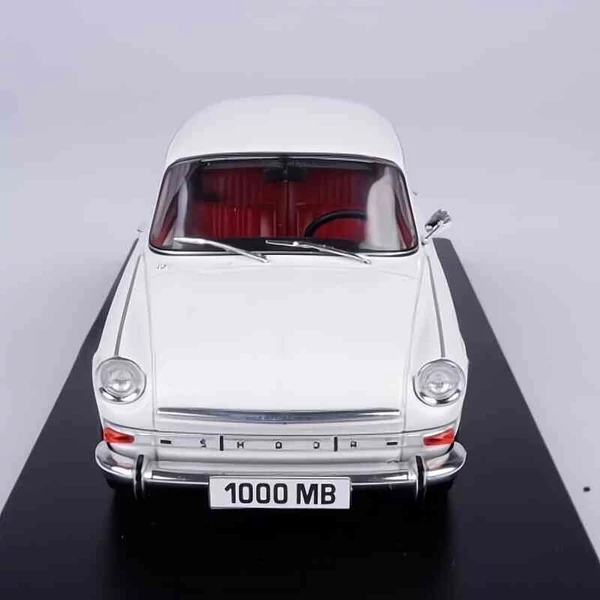 Skoda 1000 MB (1968) – 1:24 fém autó modell– Whitebox gyűjtői autó
