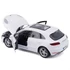 Porsche Macan (2015) – 1:24 fém autómodell – Bburago – nyitható ajtókkal